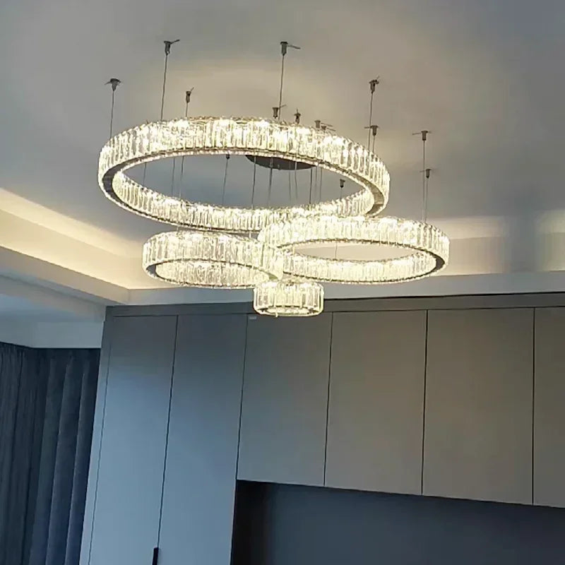 Lustre Luxe Design — Moderne