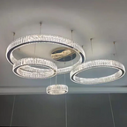 Lustre Luxe Design — Moderne